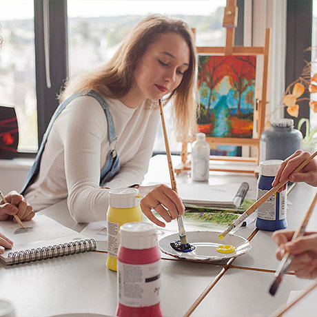23EFAcademy-Torbay-clubs-activities-painting.jpg