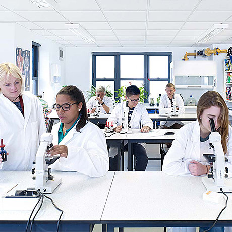 8EFAcademy-Torbay-science-room.jpg